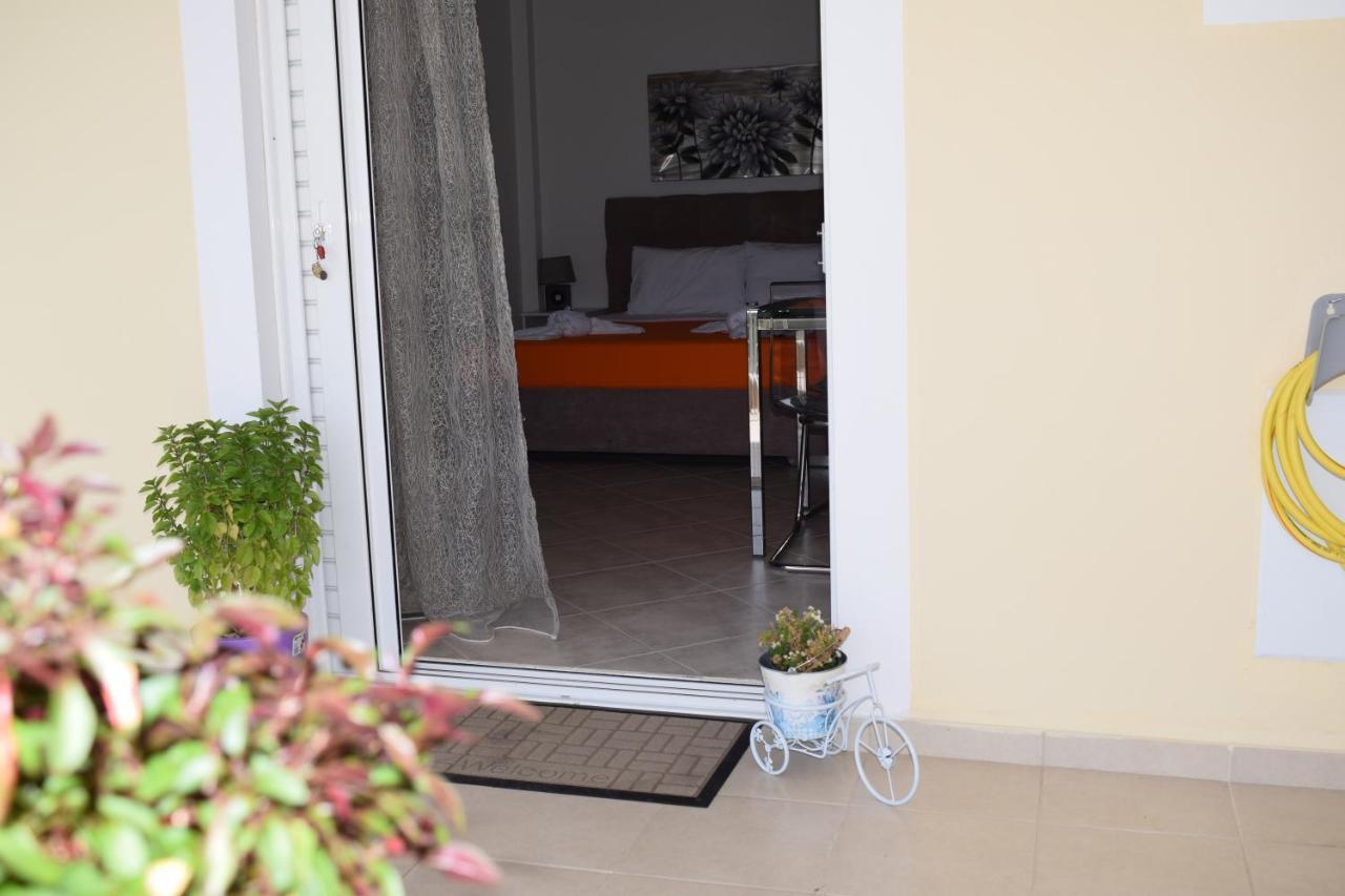 Studio Holiday Kalamata Extérieur photo